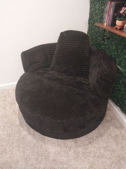 Round Lounge Chair