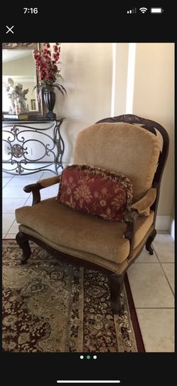Oversized Beautiful Chairs