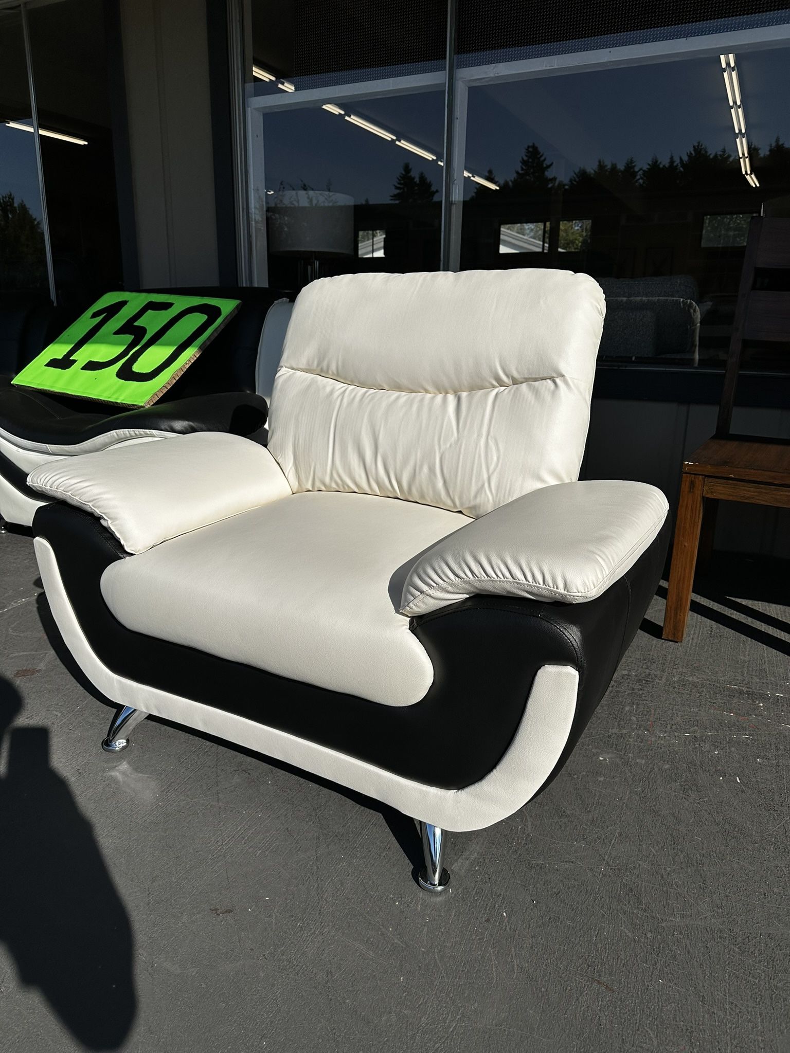 Accent chair 
