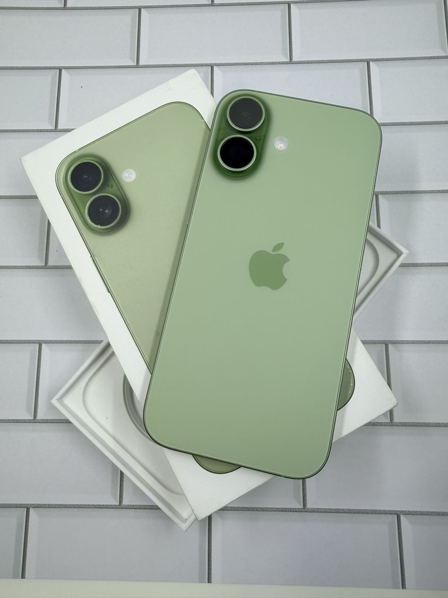 IPhone 17 256 GB!!!, Pristine Open Box New!! ! (Verizon) Hablo Espanol.