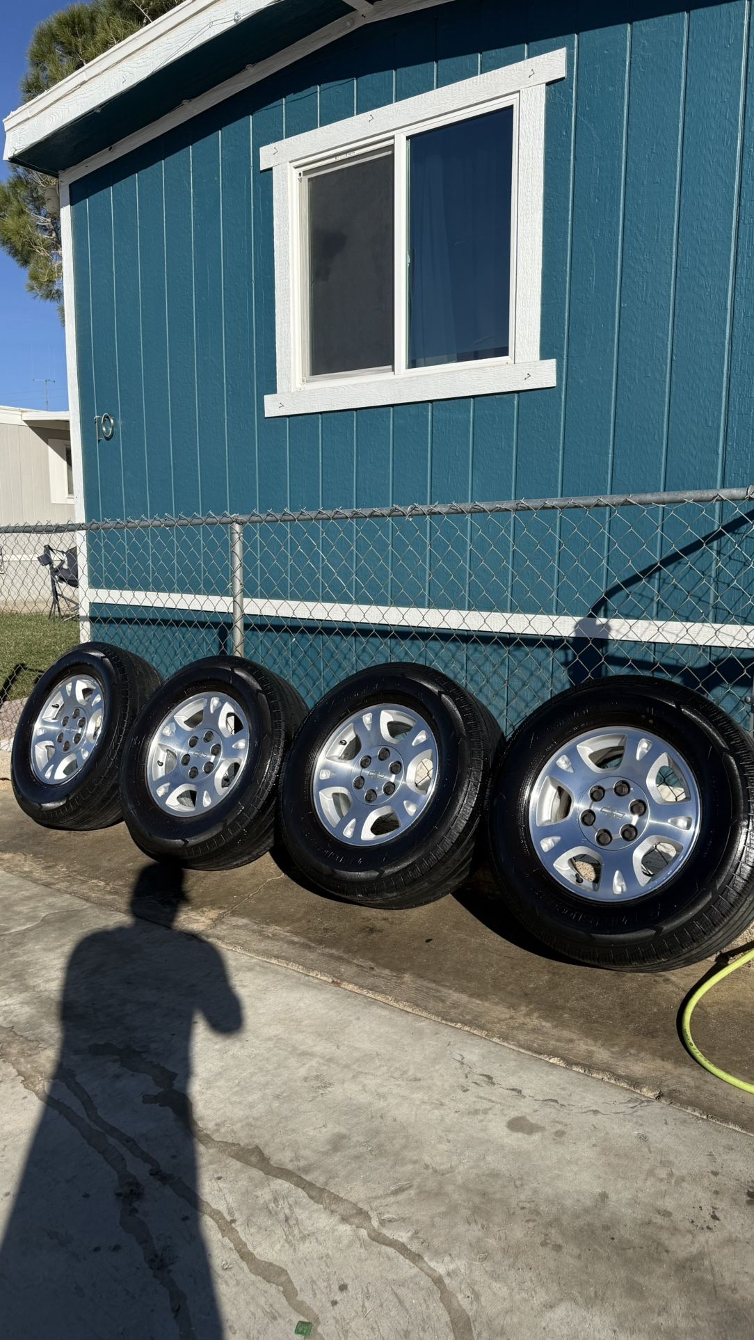 OEM Chevy silverado & Gmc sierra 17” rims and tires