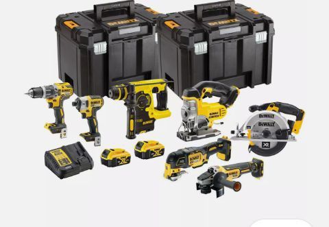 DEWALT 7 PIECE SET WITH 3 TEAR STORAGE BIN