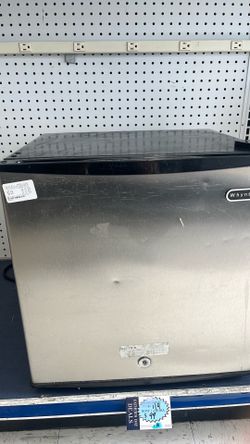 Refrigerator whynter