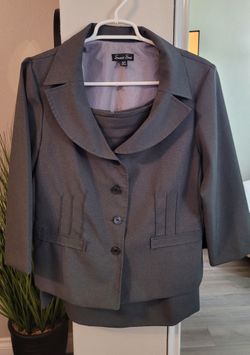 Sweet Suit Gray Women's Skirt Suit Set Size 14P