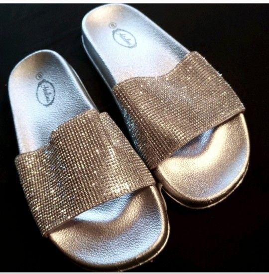 Size 8 Silver Rhinestone Slides Sandals