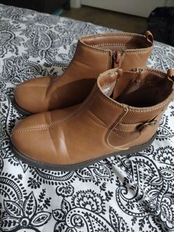 Girls brown boots / shoes size 1  $6.00