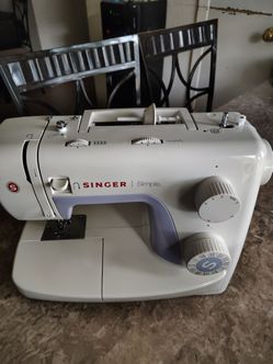 Singer simple sewing machine model 3232