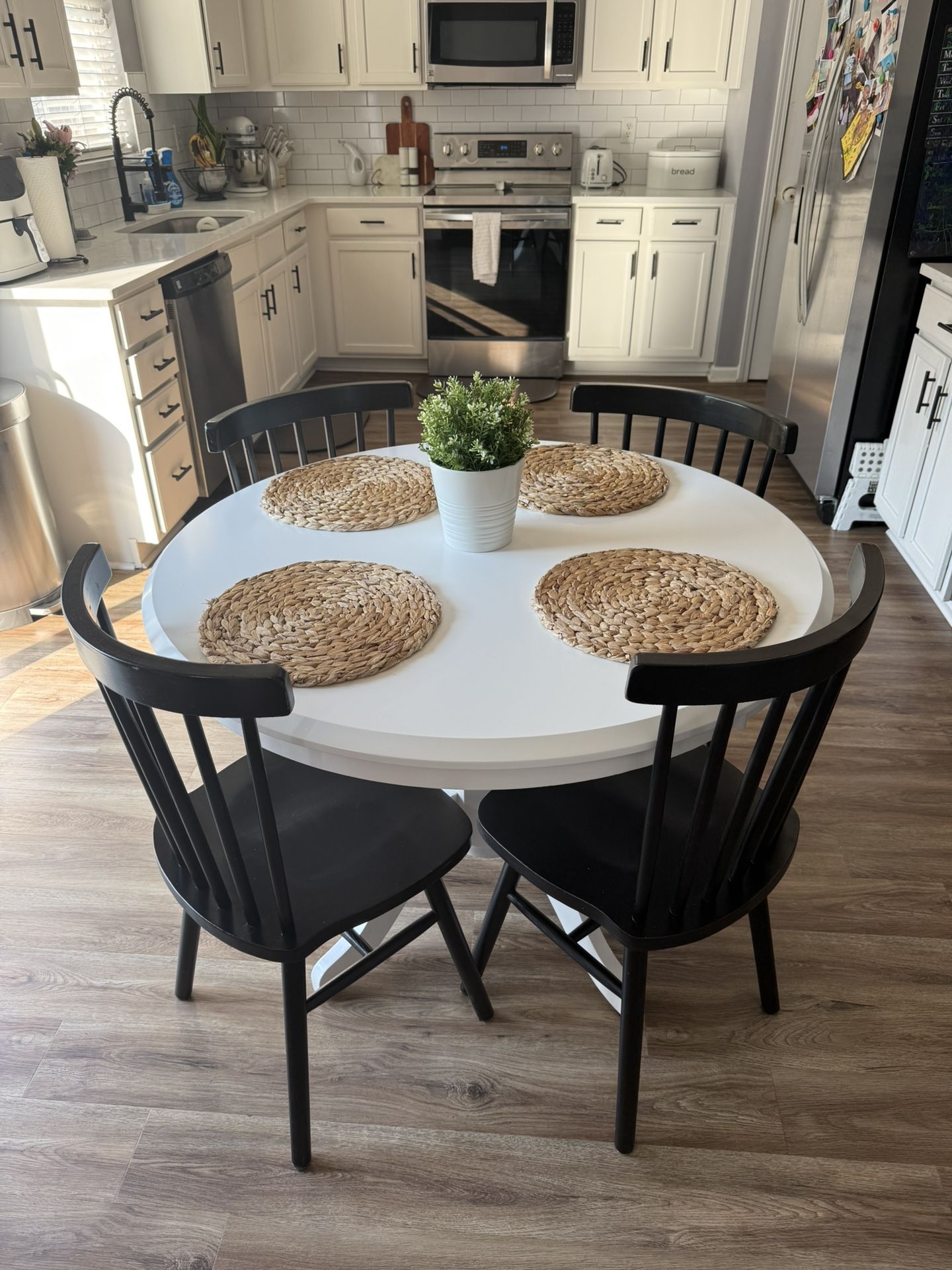 White Wood Round Table + 4 Black Wood Chairs – Great Condition!