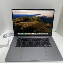 MacBook Pro laptop - Intel i7 - 32 GB RAM - 512 GB SSD - 4k screen - 16” Touch Bar - 90 day warranty