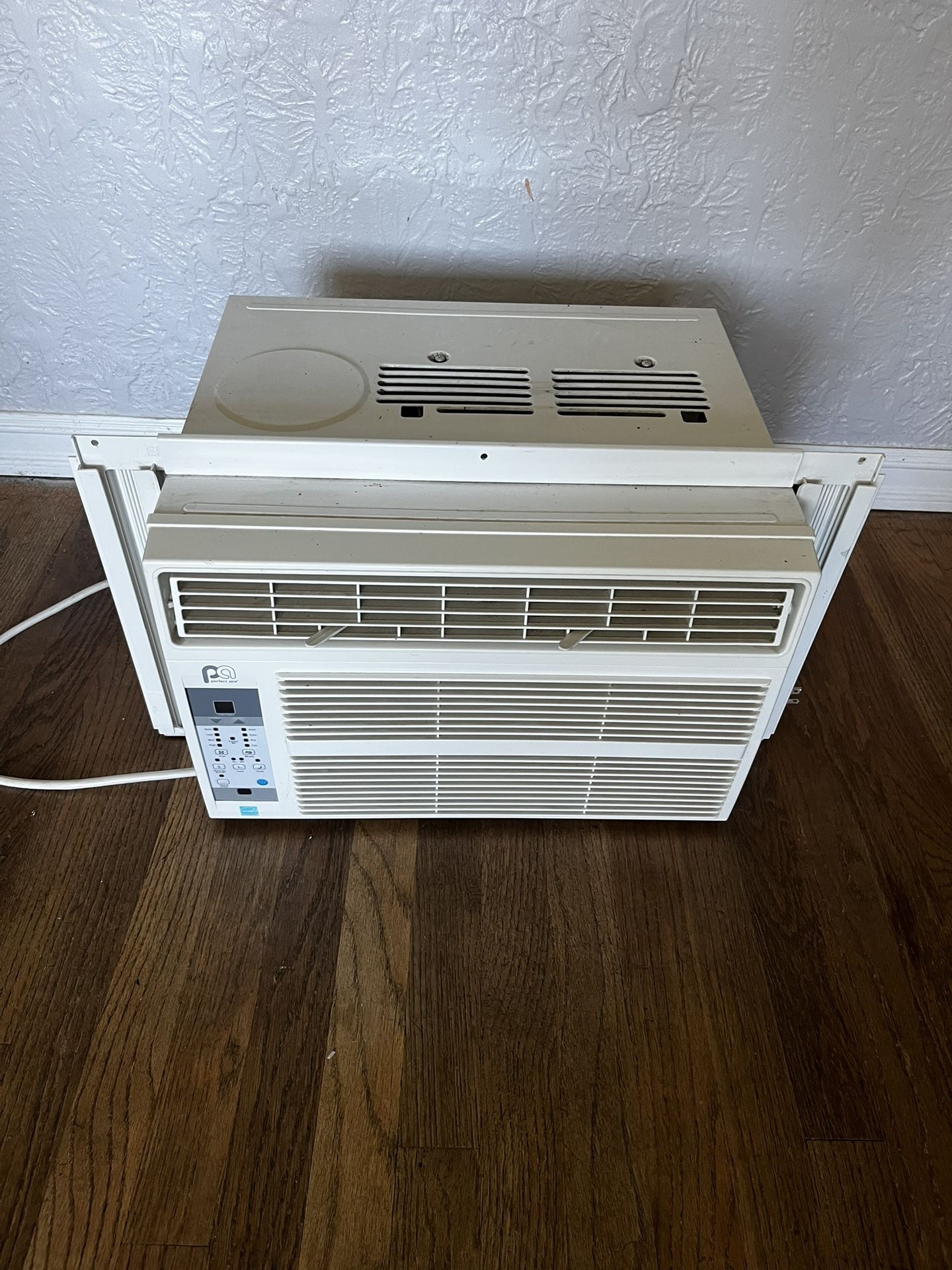 Perfect Aire 6000 BTU Window AC Unit