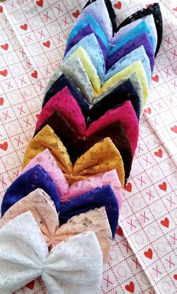 15 solid lace bows