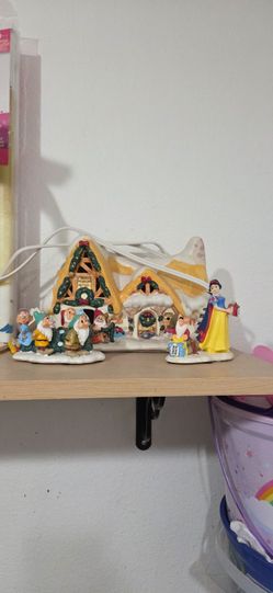 Snow white house set