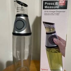 Brand New Pampered Chef Oil & Vinegar Dispenser 