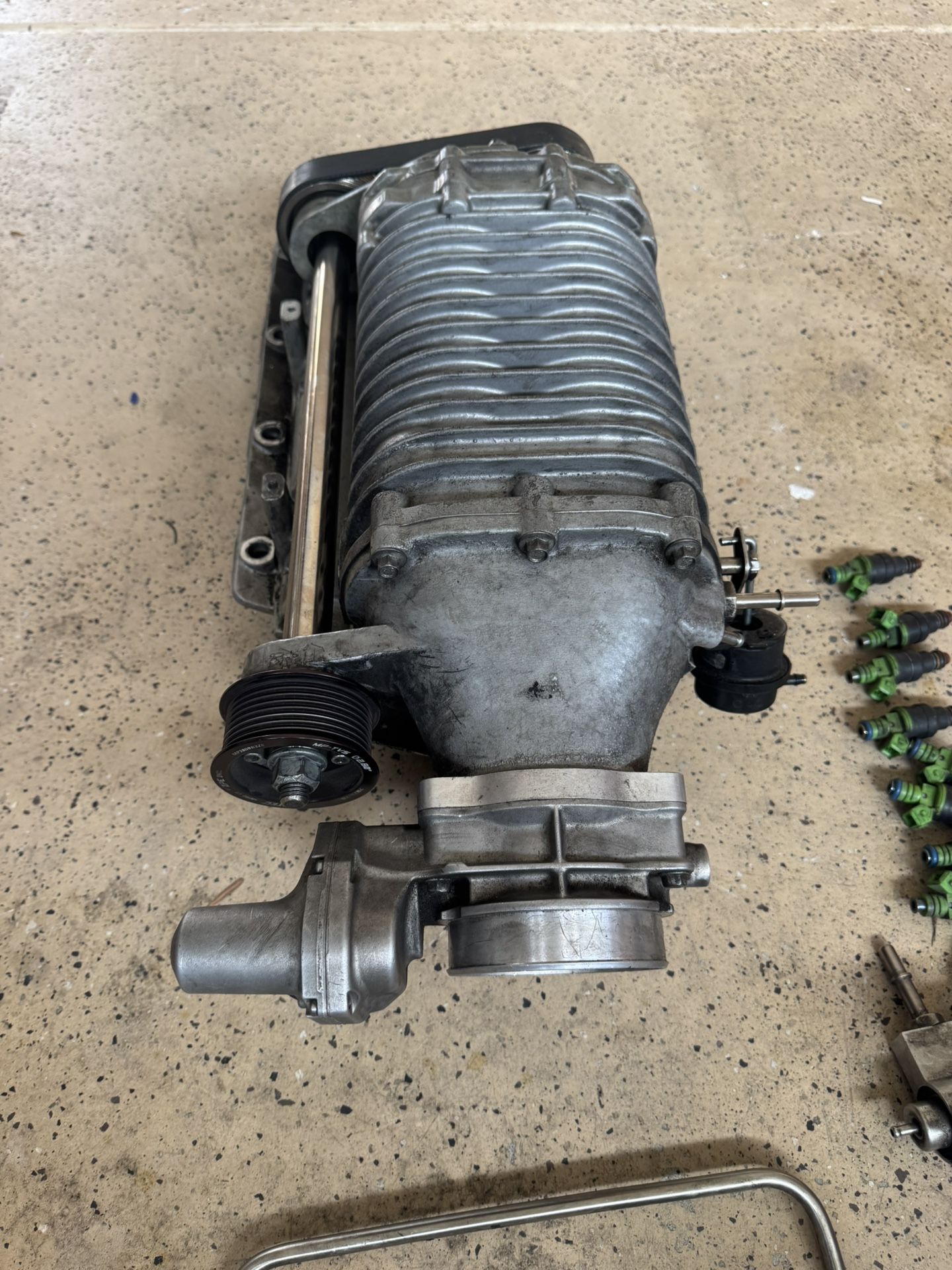 (For parts) Magnuson MP112 Cathedral w/ 90mm Throttle Body, Fuel Rail, Injectors 8-Rib