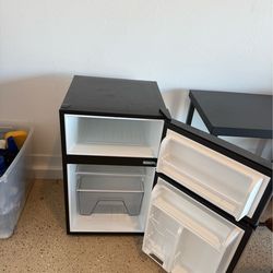 Whirlpool Mini Refrigerator