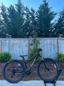 Cannondale Trail 8 — XS 27.5” Mountain Bike