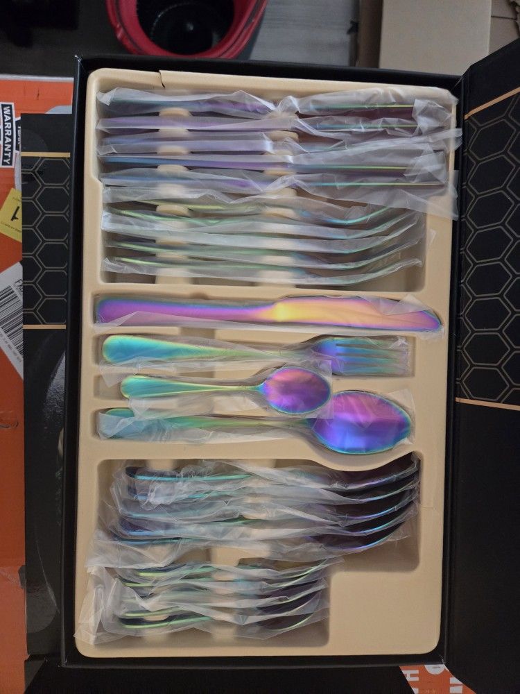 24 Piece Cutlery Sets