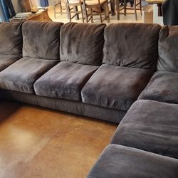 Large Sectional With Ottoman and Chase