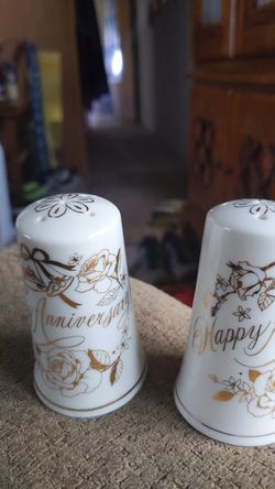 Happy Anniversary salt and pepper shakers