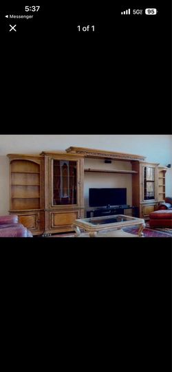 Entertainment center