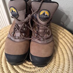 Gore-Tex La Sportiva Women’s Hiking Boot.  Size 8,5 Like New