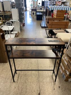 VASAGLE Console Table w/ Power Outlet 2-Tier Narrow Sofa w/ 2 Shelves - Brown