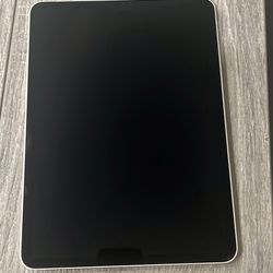 iPad Pro 11” (3rd Gen, 256 GB) + Stylus & Case