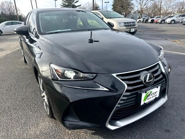 2017 Lexus IS