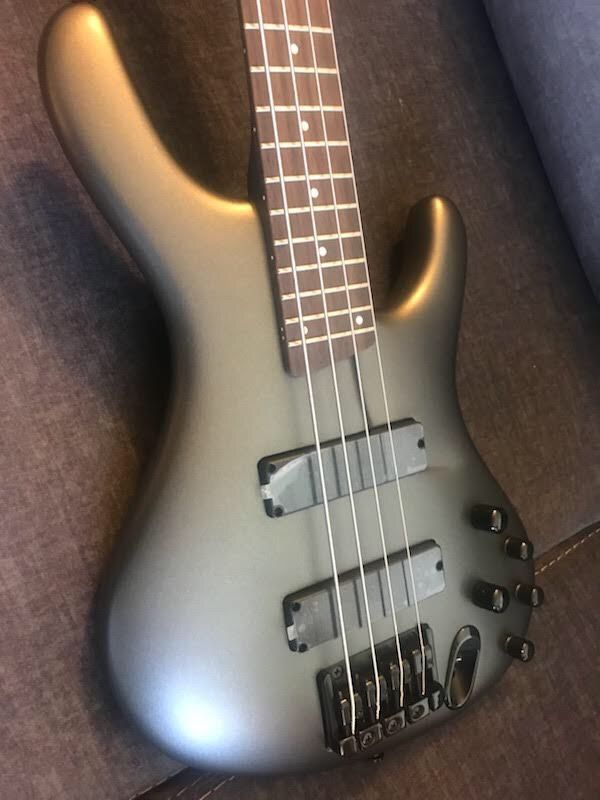 Ibanez ergodyne bass EDB600 MIB