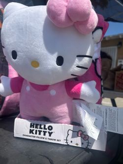 Hello kitty blanket and plush