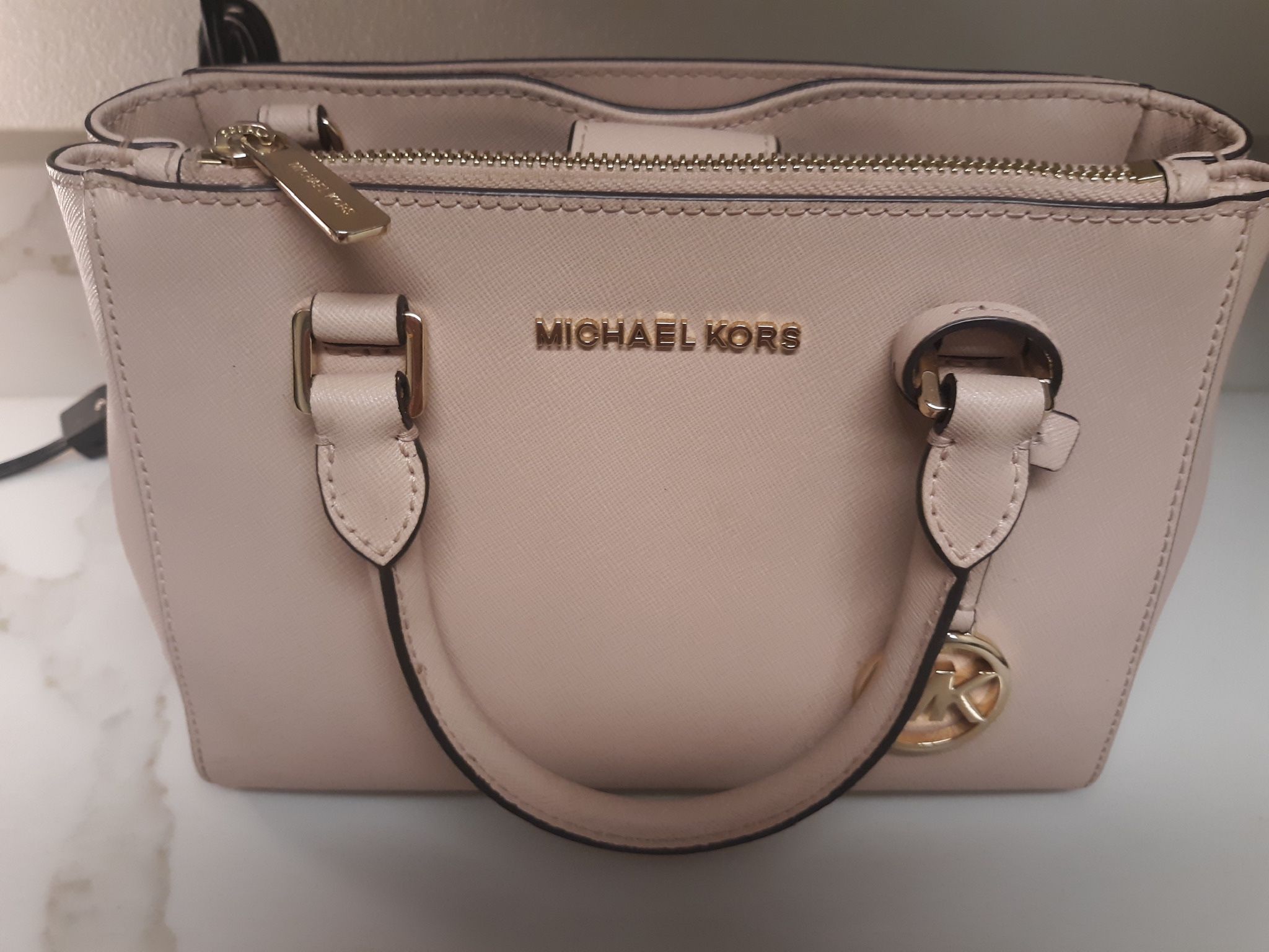 Michael Kors Purse. Medium Size Excellent Condition