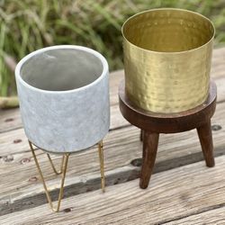2 indoor planters, metal/ ceramic 6" diameter - home decor