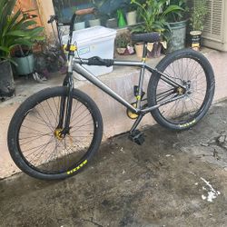 27 inch Throne bmx 