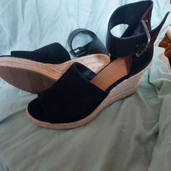 Black Wedge Shoes 