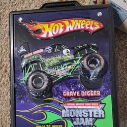 Hotwheels BUNDLE 200+ Hotwheels/ Monster Trucks