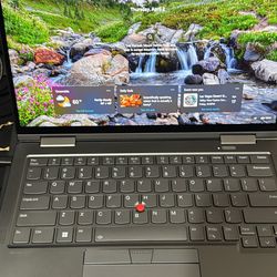 2 in 1 Lenovo Yoga
