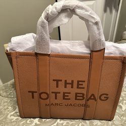 BRAND NEW MEDIUM MARC JACOBS TOTE BAG