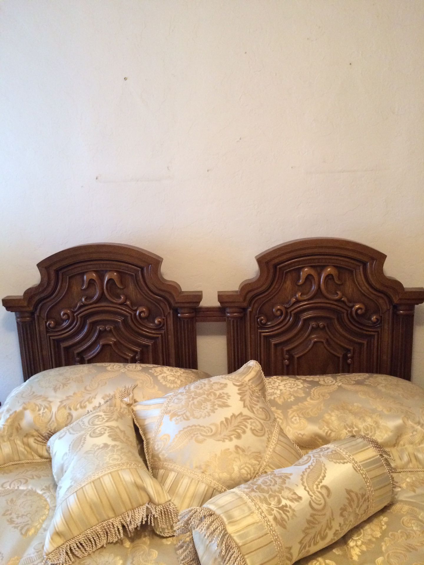 Queen Bedroom Set bedding & Curtains