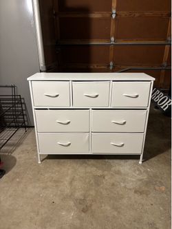 White 6-Drawer Dresser - Modern Bedroom Storage