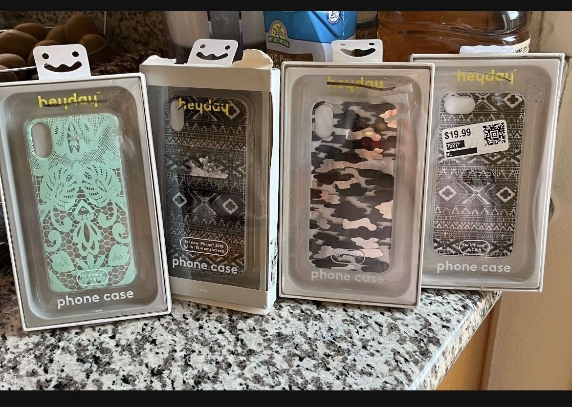 🎄NEW 🎅XMAS 🎁heyday 7,8,10  iPhone Cases  SALE  $10. Each 🎈