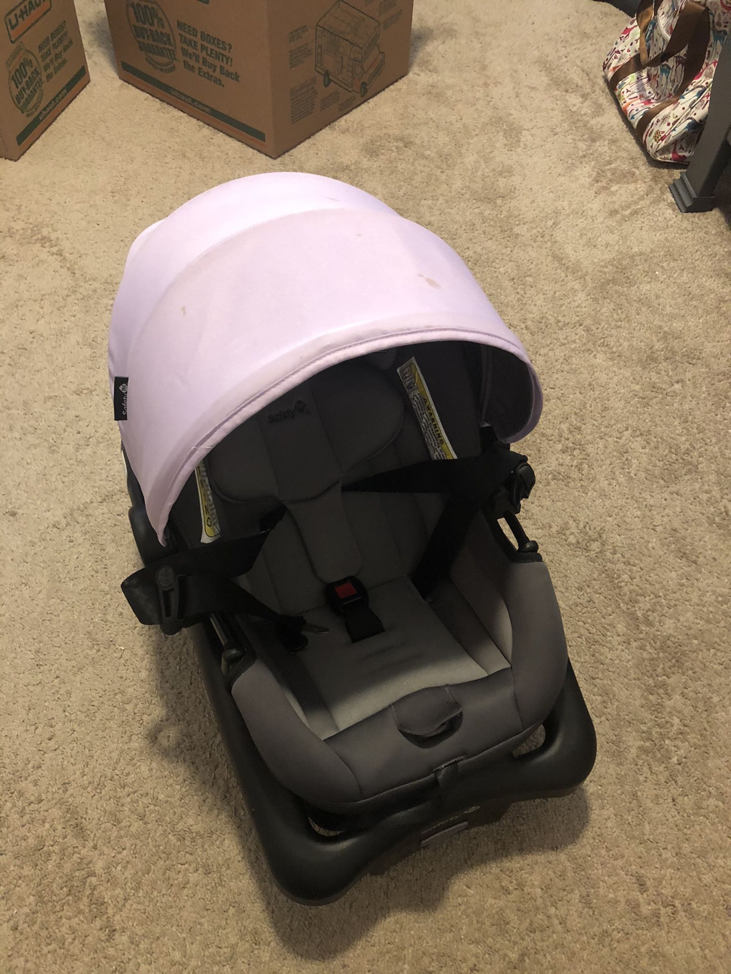 Safety 1st car seat with a base