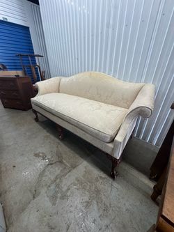Vintage Chippendale Camelback Sofa – Carved Ball & Claw Feet Damask Couch