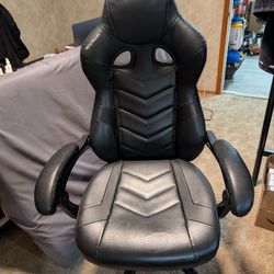 Read- Free Respawn Gaming Seat 