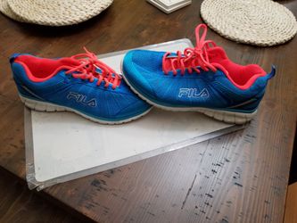 FILA Sneakers size 9.5