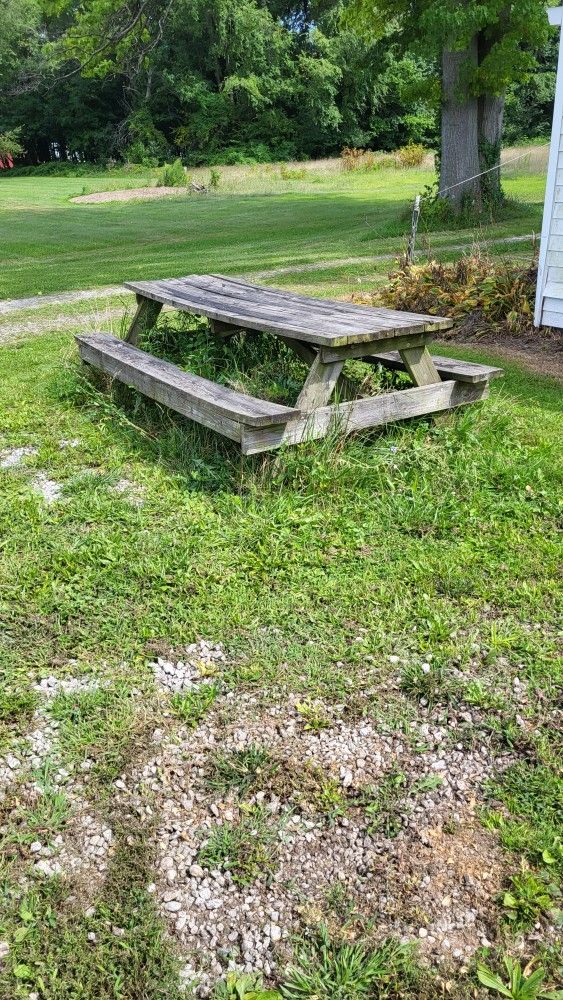 Free Picnic Table