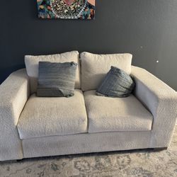 Love seat 