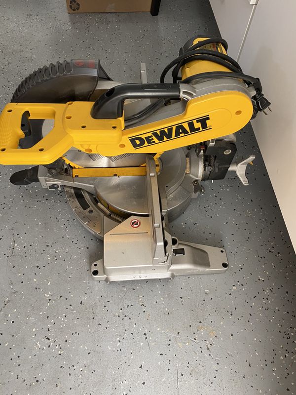 DeWalt 12” Double Bevel Compound Miter Saw for Sale in Santee, CA - OfferUp