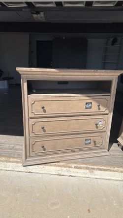 Dresser end table