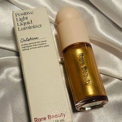 Rare Beauty Highlighter 