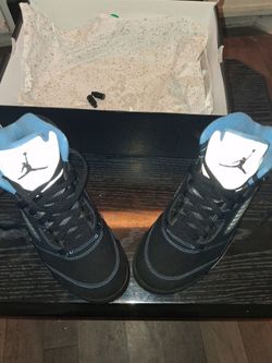 Jordan 5 Retro 'Black Carolina / UNC' 2026
Size 9
